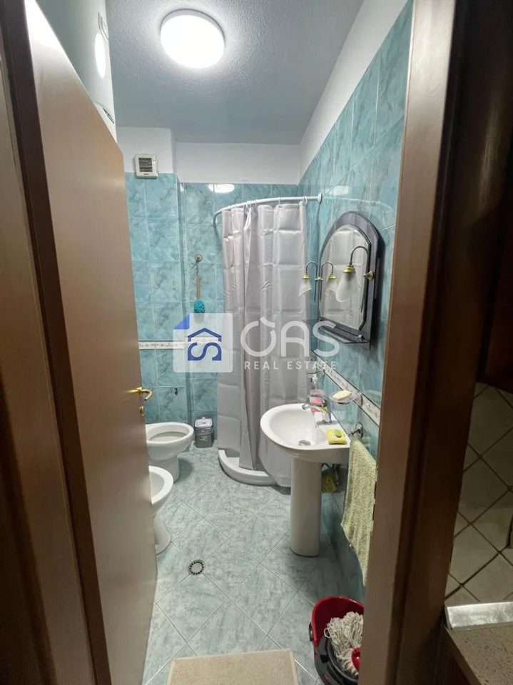 Jepet apartament me qera 1+1 Rruga Furtuzi 4