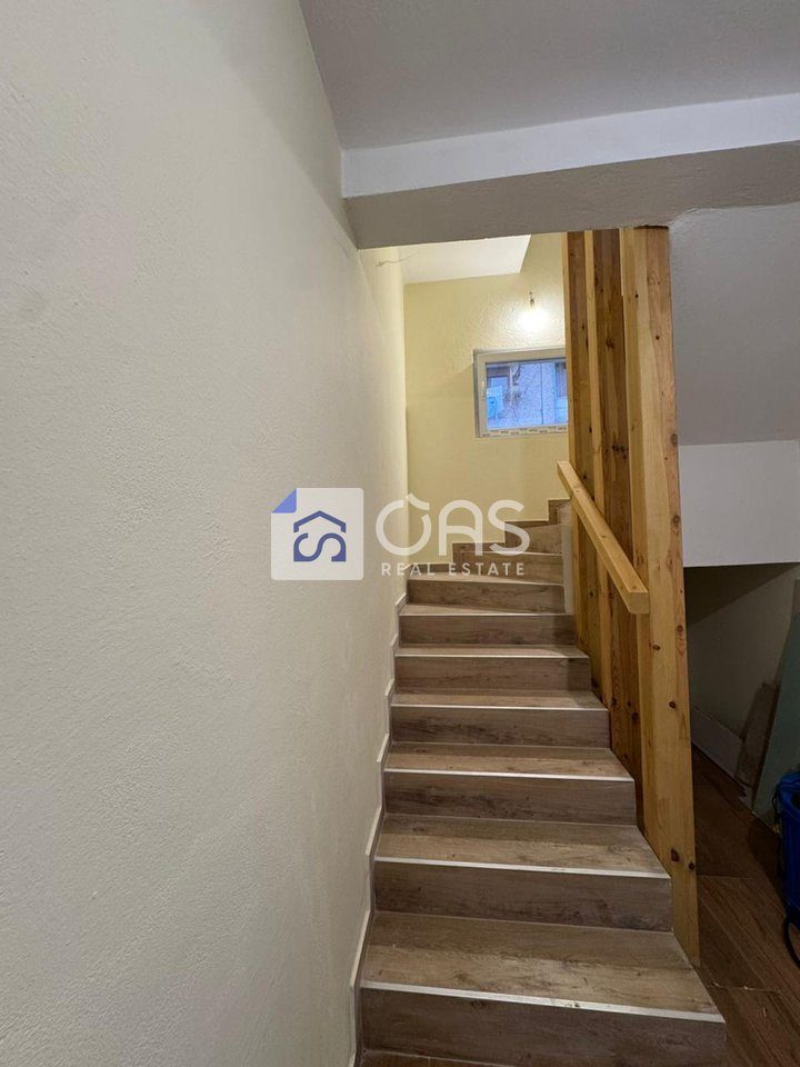 Vilë 4+2 Me Qira në Kombinat, Tiranë - 1200 Euro (Neto)| 214 m² 4