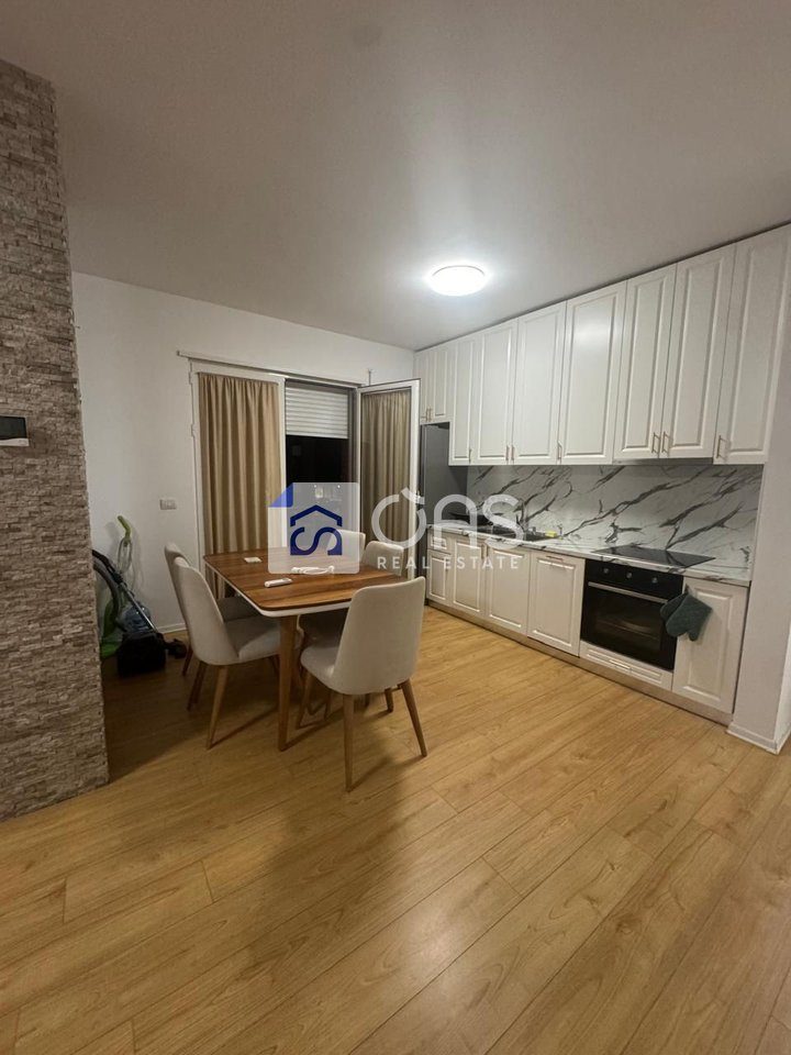 Jepet me Qera Apartament 1+1 Ne astir