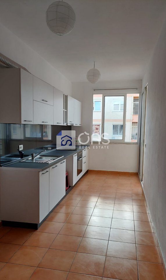 Jepet me qera apartament 2+1+2 ne Astir