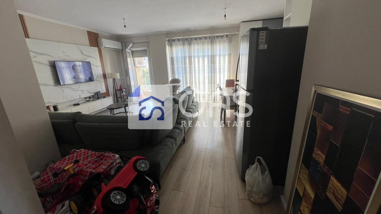 Shitet Apartament 3+1+Verande Ne Laprake cmimi 248,000euro 4
