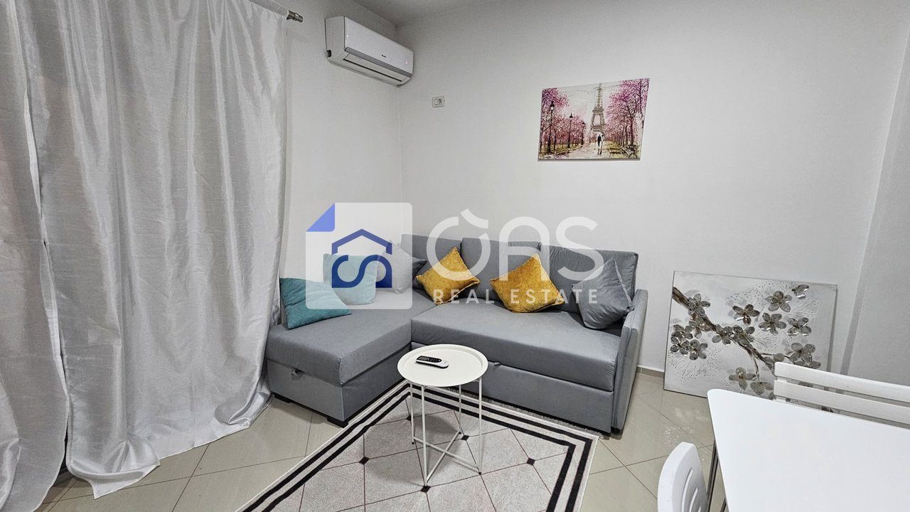 Jepet apartament me qera 1+1 Astir
