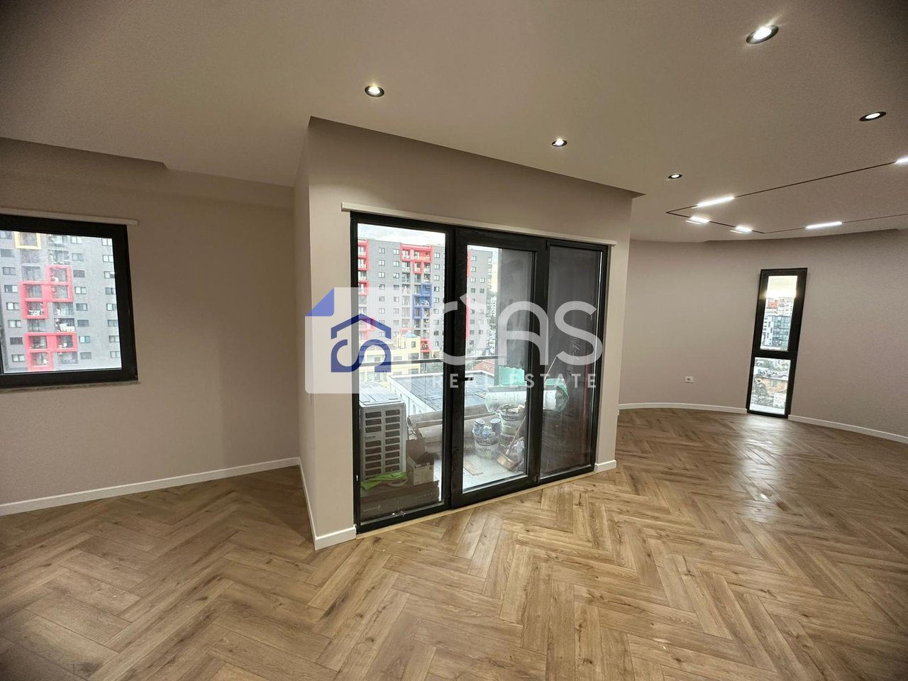Apartament 2+1+2 Me Qira në Astir, Tiranë - 1100€ | 128 m² 2