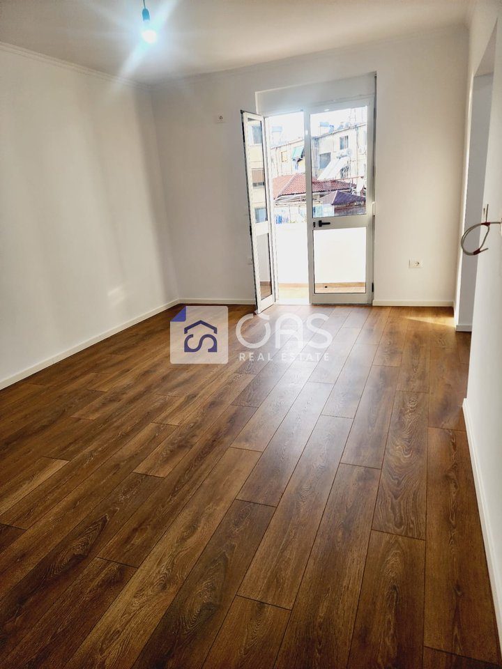 Shitet apartament 2+1 ne Ali Dem 155.000 euro 3