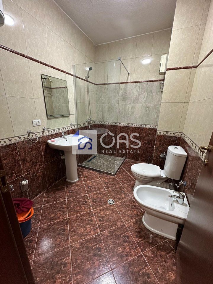 Jepet apartament me qera 2+1 ne Komune Parisi 75.000 leke 3