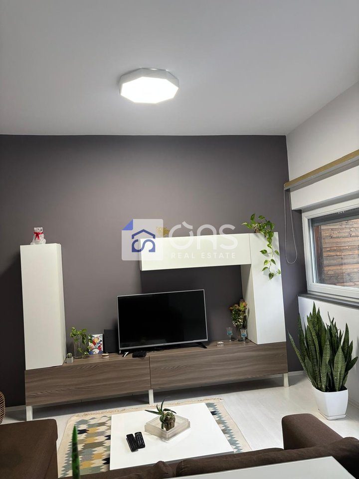 Jepet me qera apartamenti 1+1+ post parkimi tek Kopshti Botanik