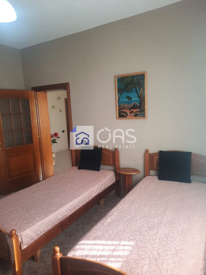 Jepet apartament me qera 2+1+2 tek Kodra e Priftit 4