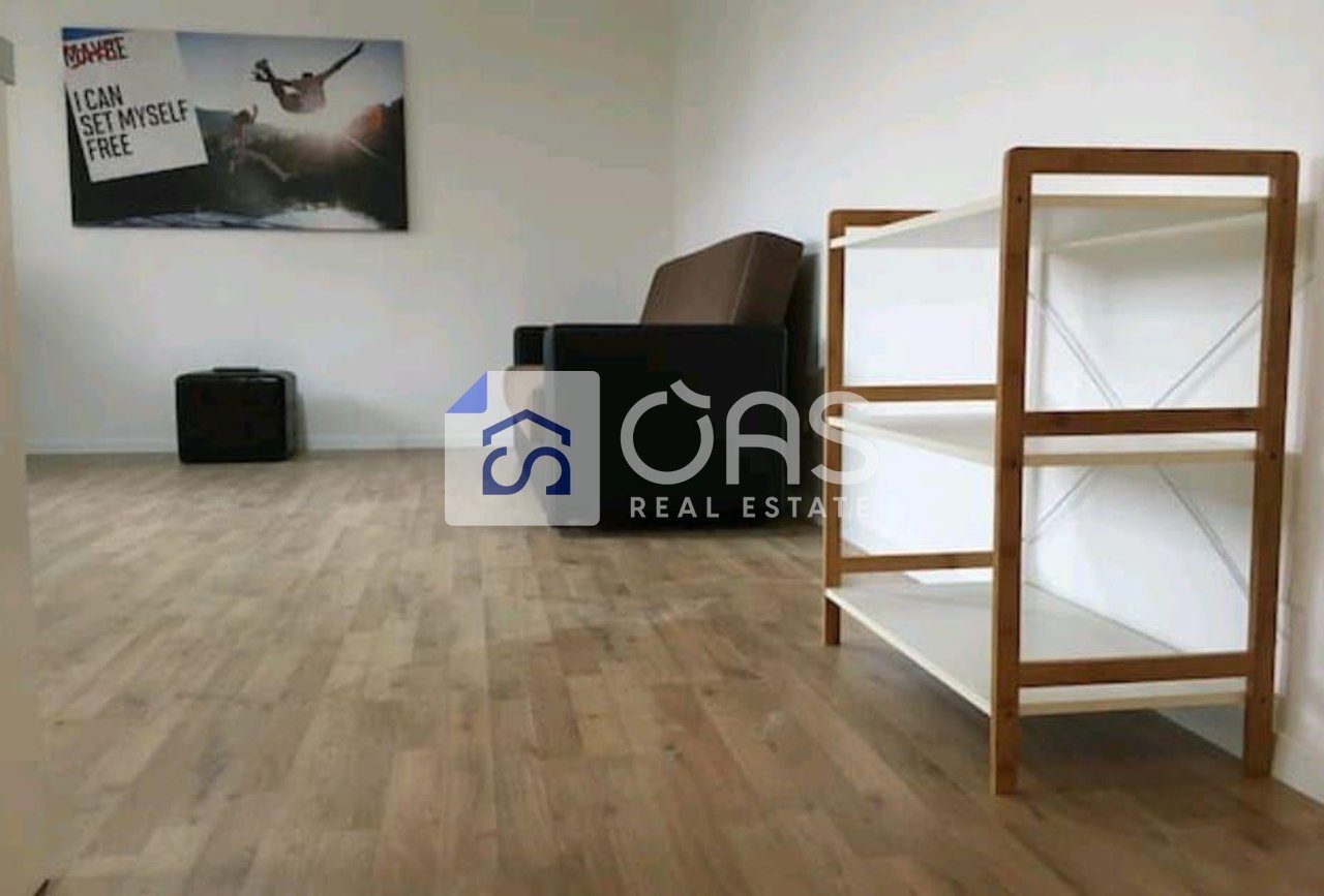 Jepet me qera apartament 1+1 tek Rruga e Sales. 2