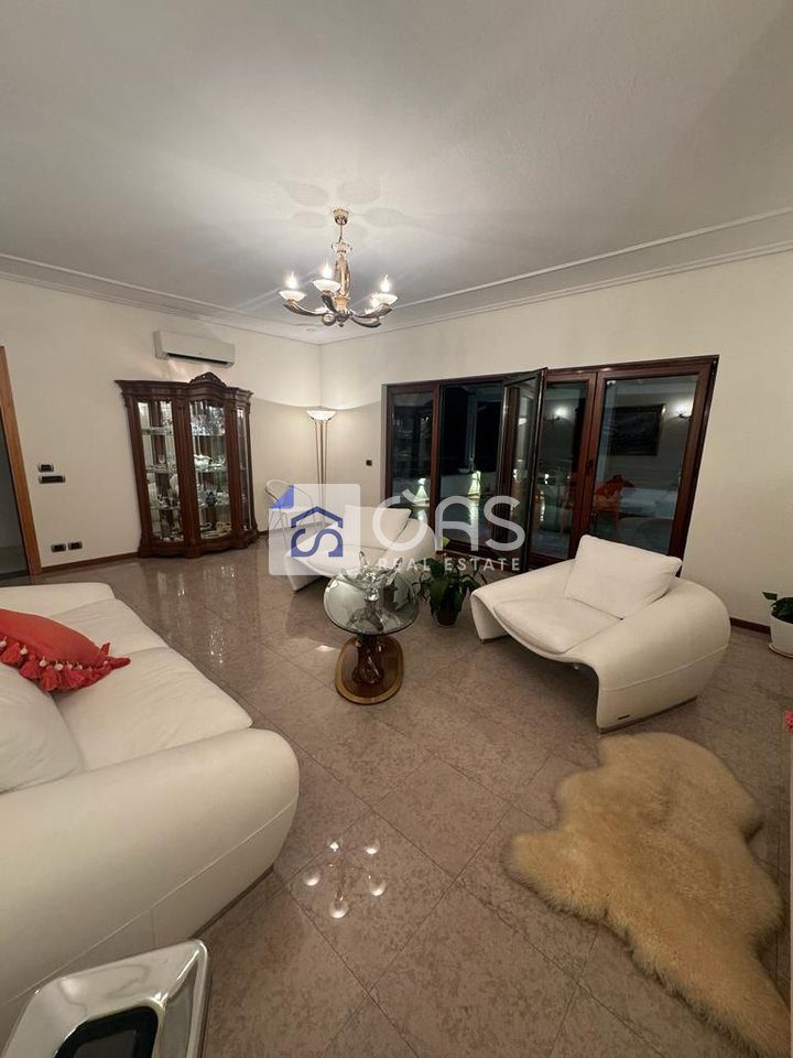 jepet me qira Apartament Premium 3+1+2 rruga e elbasanit (Perball Downtown) 2