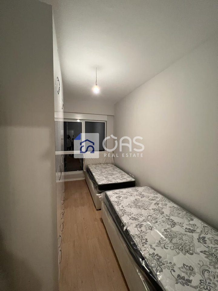 Shitet apartament 2+1+2 tek 21 Dhjetori (Kompleksi Kontakt) 4