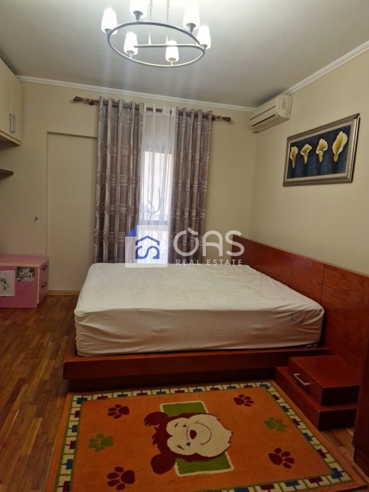 Jepet me qera apartament 2+1+2 rruga fortuzi 3