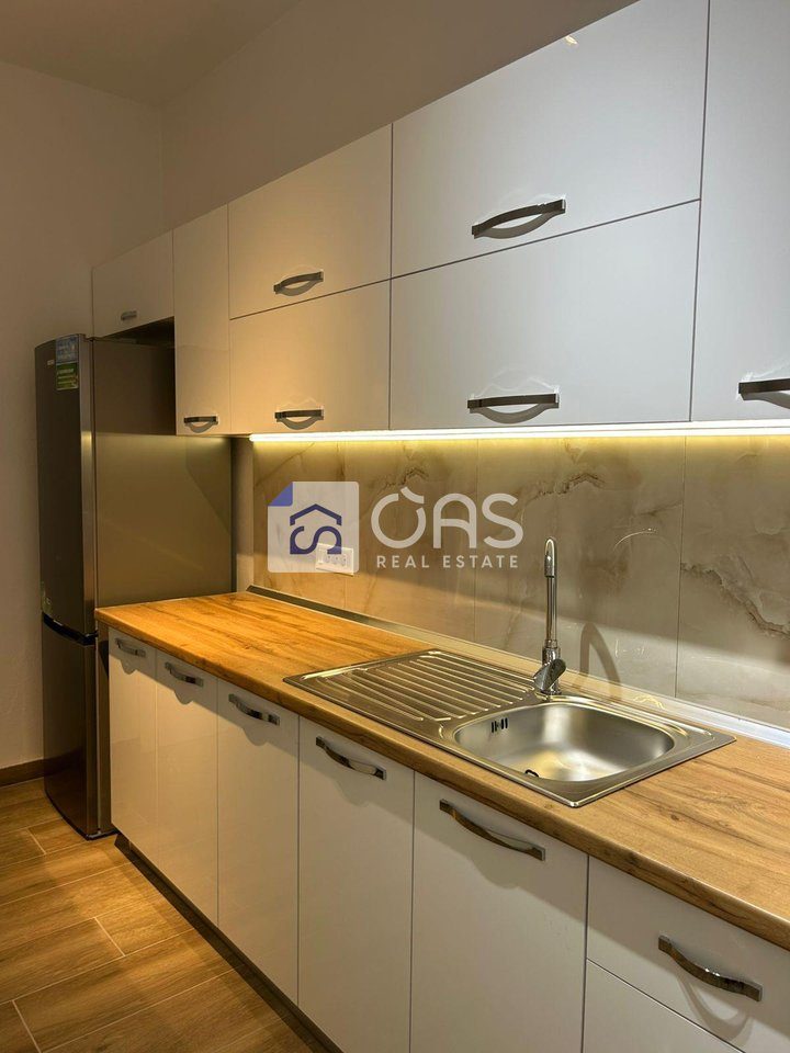 jepet me qira Apartament 1+1+parkim ali demi 4