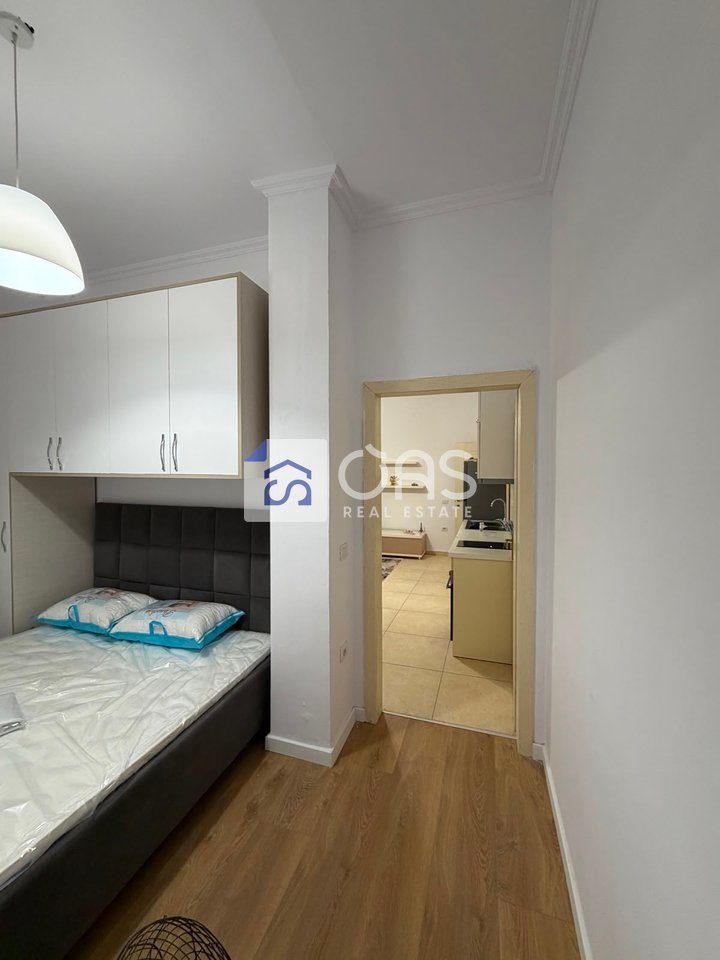 Jepet me qera apartamenti 1+1 kopshti botanik (xhamia) 3