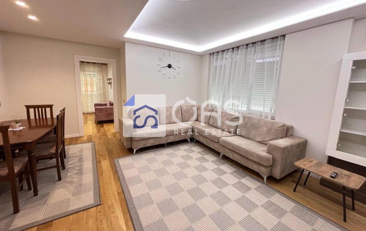 Jepet me qera apartament 3+1 Pazari i Ri
