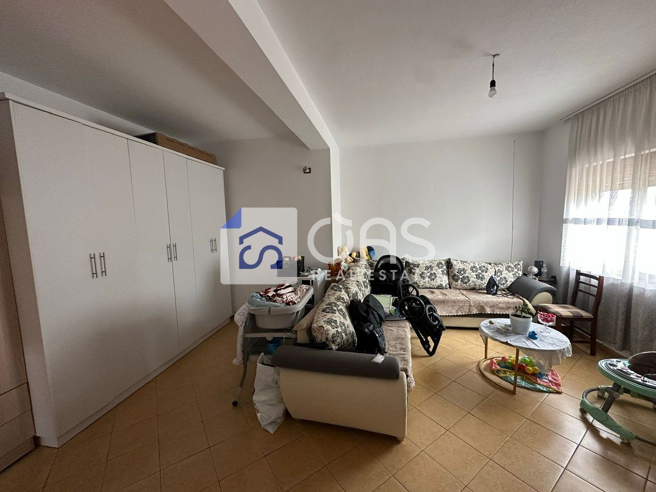 Jepet shtepi private 2+1 tek Bulevardi i Ri 4
