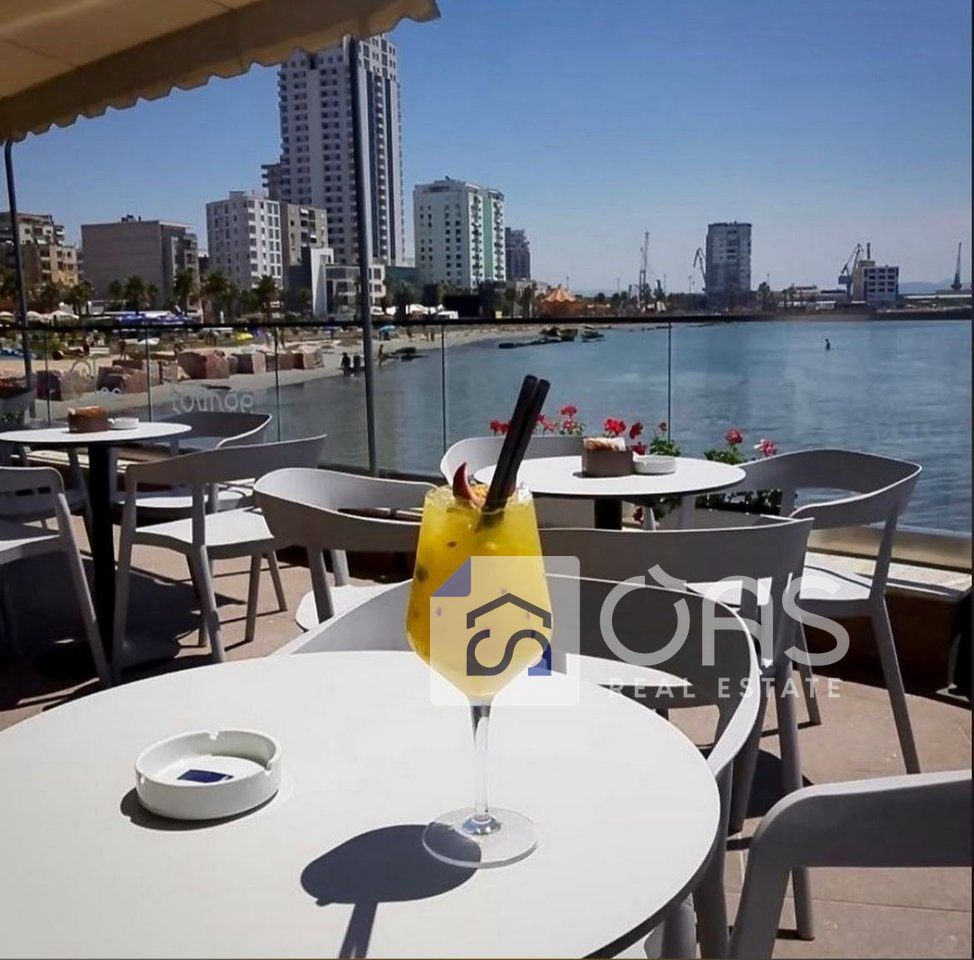 Shitet lokal "LOUNGE" tek Vollga ne Durres.