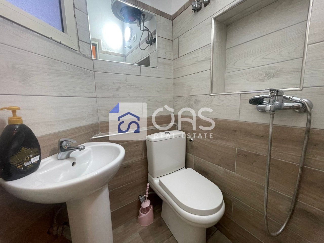 Gasonjere Me Qira në Rruga Siri Kodra, Tiranë - 370€ | 55 m² 4