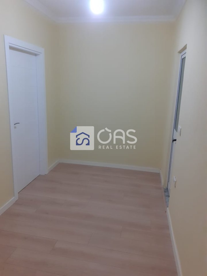 Shitet apartament 1+1 pran Shkolles Bashkuar 3
