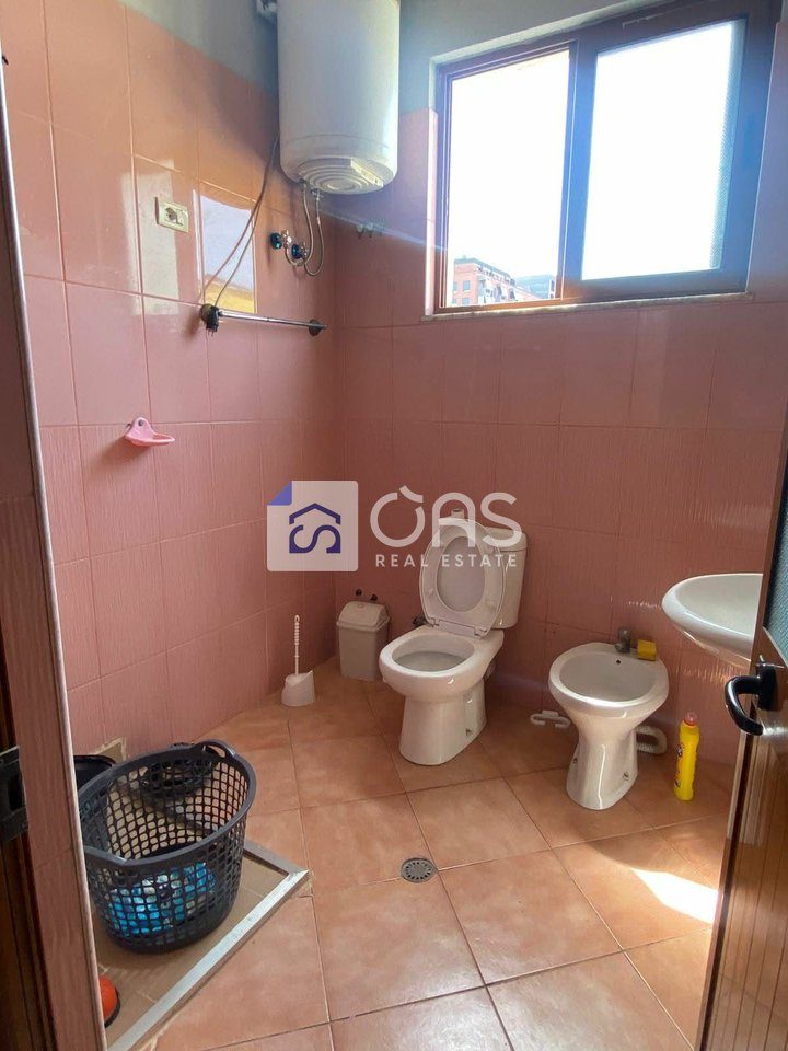Jepet me qera apartament 2+1+2 ne 5 Maj 2