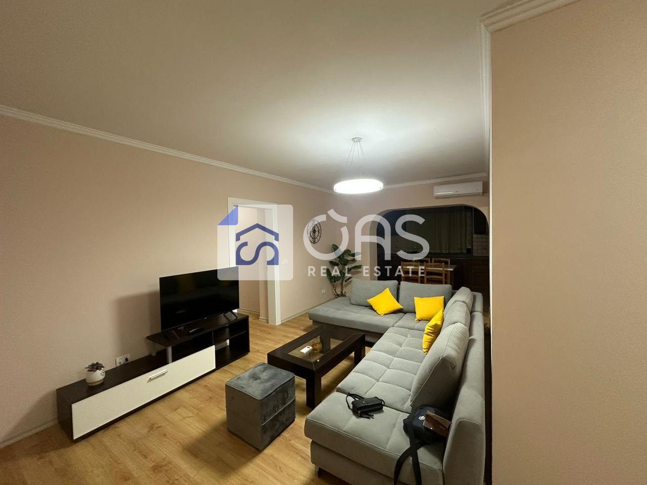 Jepet me qera apartament 2+1 tek Fusha Aviacionit