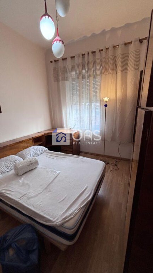 Jepet apartament me qera 2+1 Rruga Dibres 3