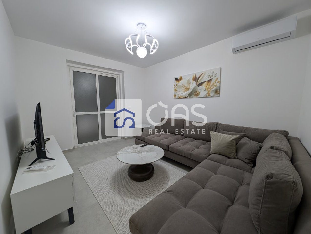 Jepet me qera apartament 2+1 tek Selvia