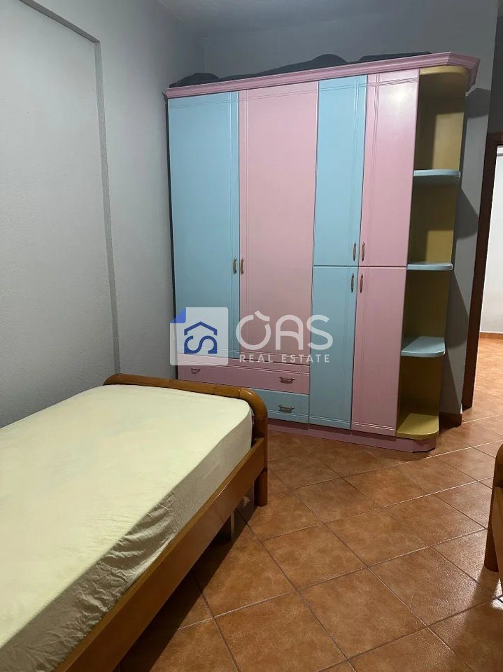 Jepet apartament me qera 2+1 Myslym Shyri 2