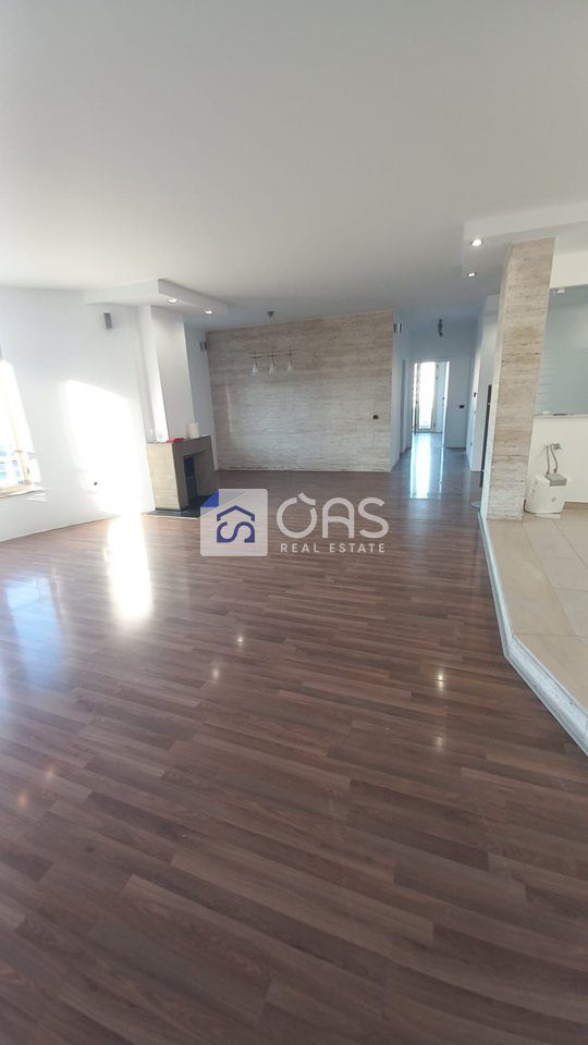 Shitet apartament 2+1+2 tek Liqeni Artificial