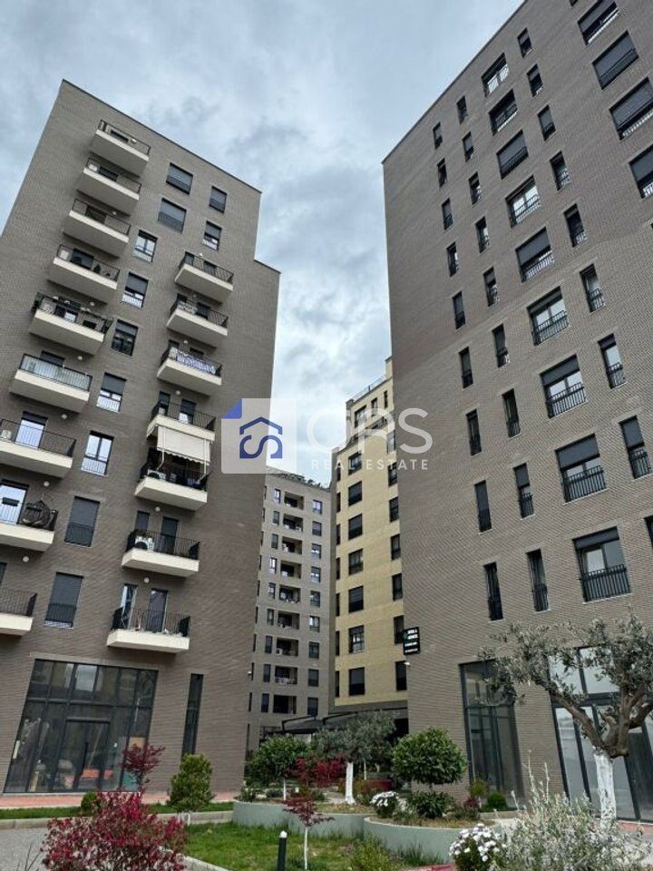 Shitet apartament 3+1+Post Parkimi Fusha e Aviacionit (IBN)