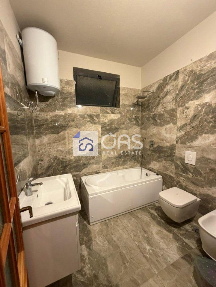 Jepet apartament me qera 2+1 tek Myslym Shyri 2