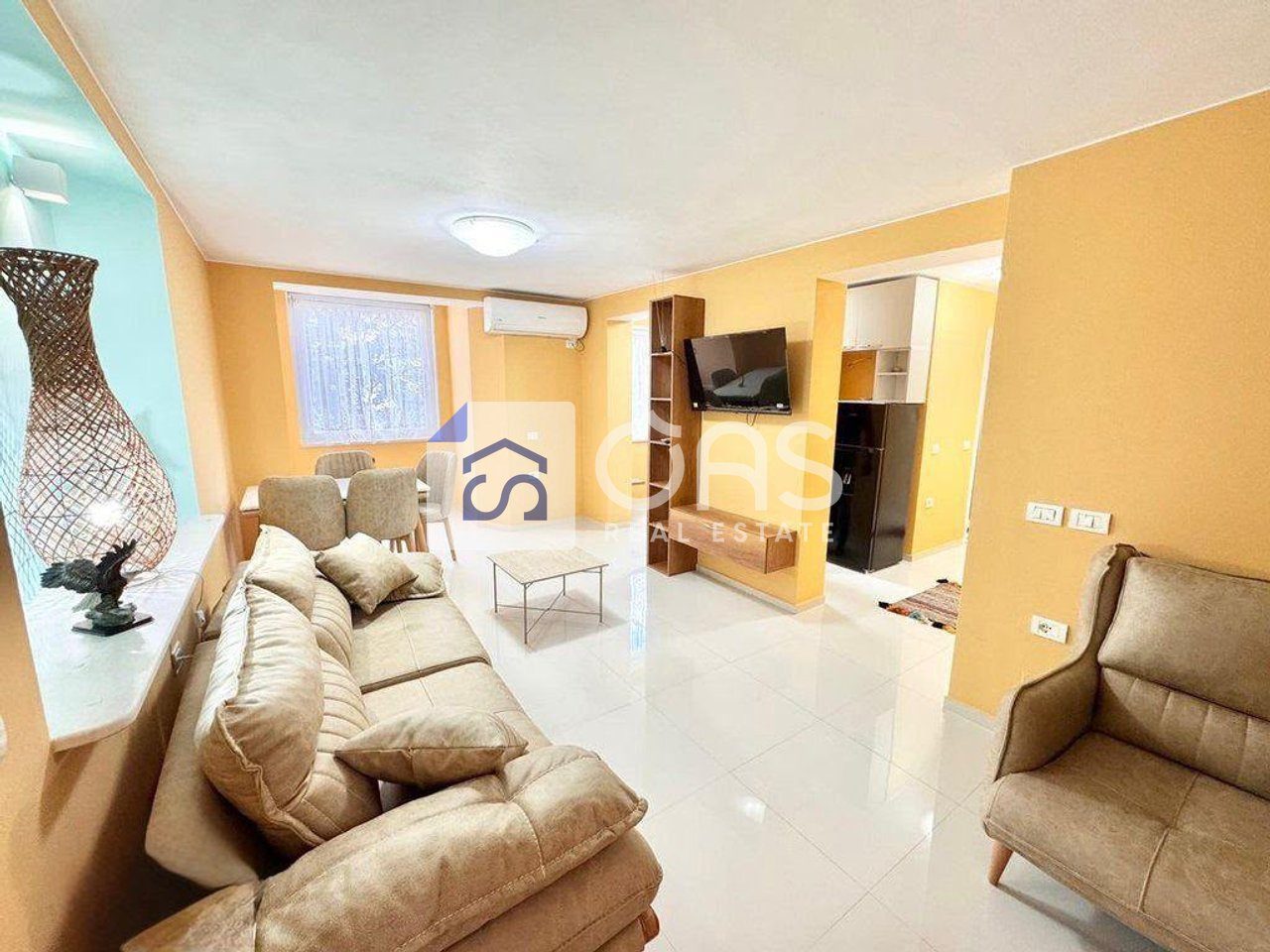 jepet me qera apartament 2+1 tek Sheshi Willson