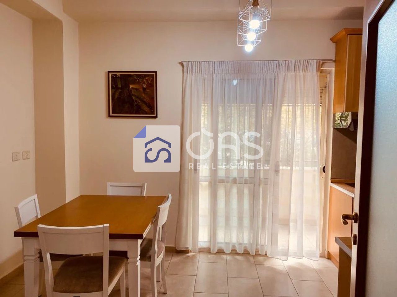 Jepet apartament me qera 2+1 tek Brryli 3