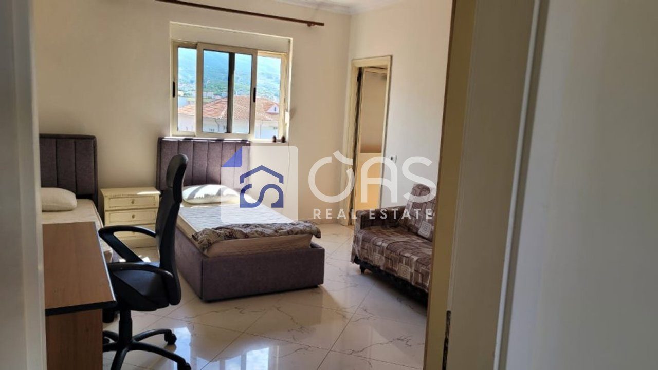 Jepet penthouse me qera 3+1 ne Porcelan 2