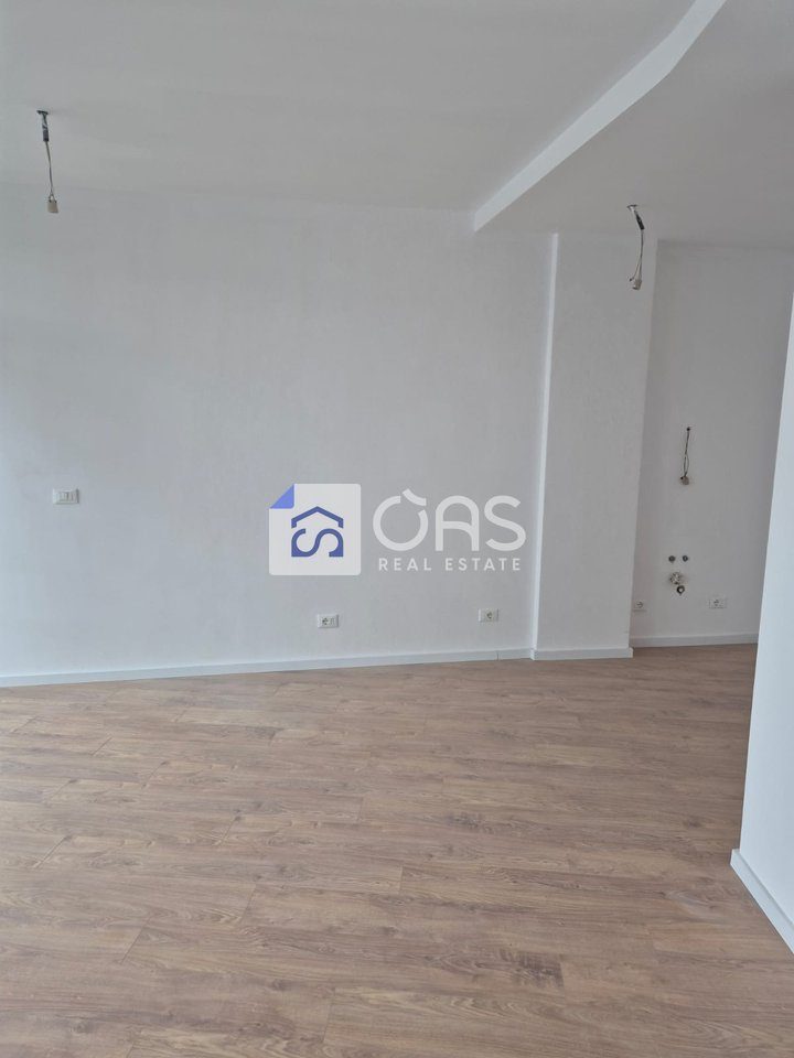 Ambient Komercial tek Lake View. , Tiranë - 1700€ | 103 m² 4
