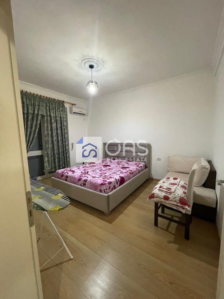 Jepet me qera apartament 2+1 tek Rruga Durresit (Prane Gjimnazit Qemal Stafa) 3