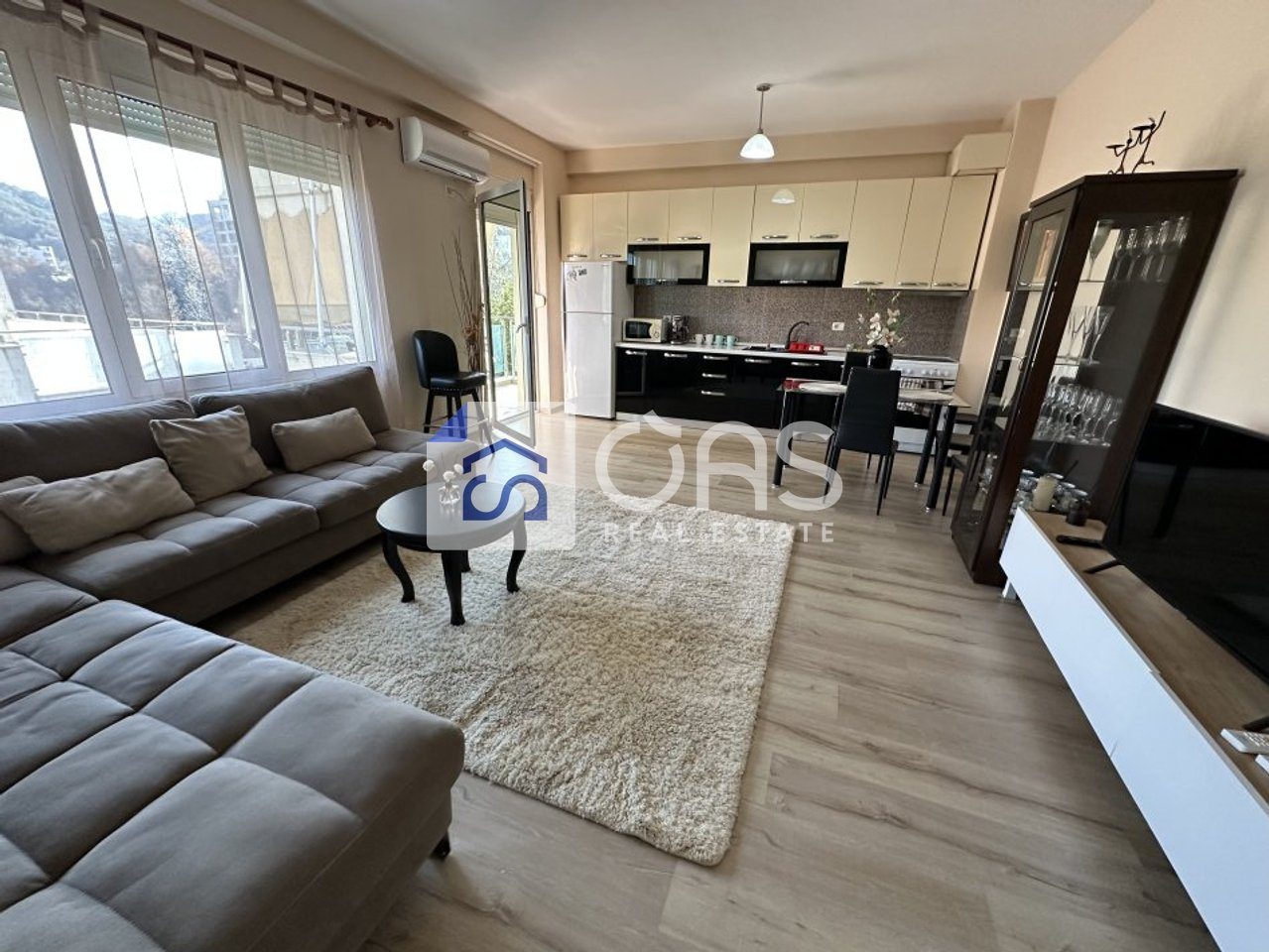 Jepet apartament me qera 2+1+2 tek Liqeni i Thate