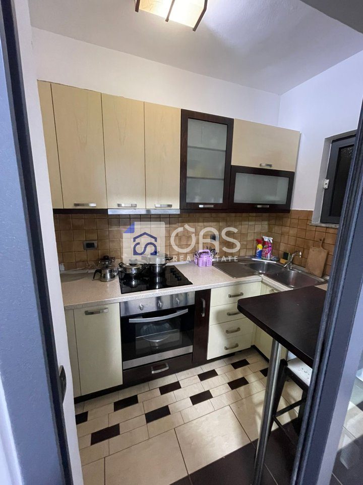 Jepet apartament me qera 1+1 Rruga e Durresi 2