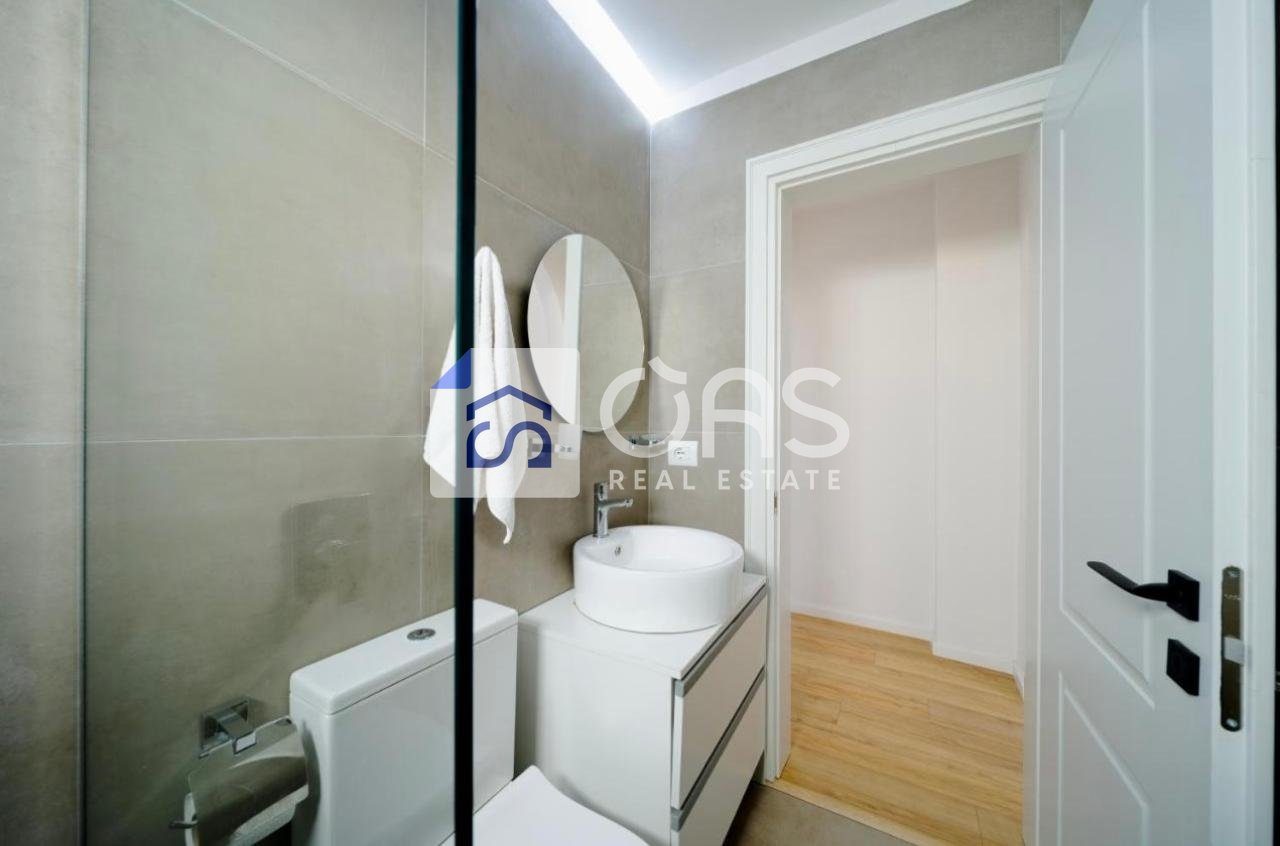 Jepet me qera apartament 2+1+2 Komuna e Parisit 4