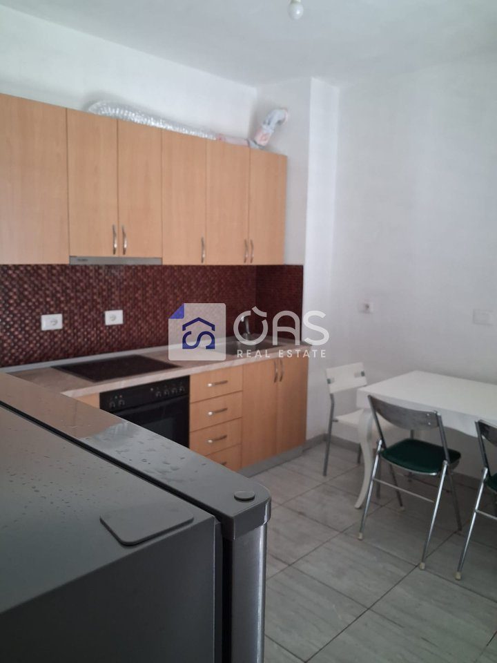 Shtëpi 2+1 Me Qira në Shkolla e Bashkuar, Tiranë - 450€ | 120 m² 2