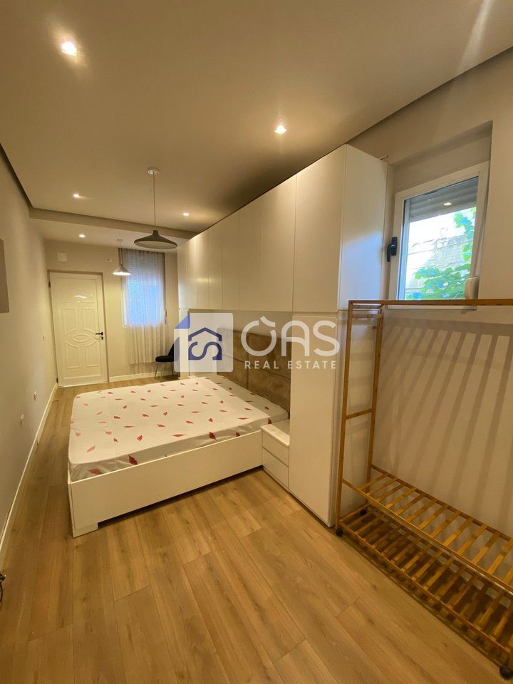 Jepet me qera apartament tek Liqeni i Thate 3