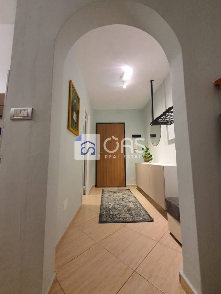 Jepet me qera apartament 1+1 tek Qytet Studenti. 600 euro