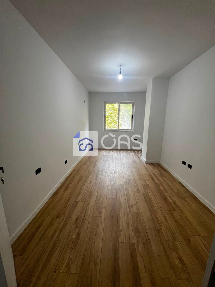 Shitet apartament 2+1 ne Don Bosko. 4