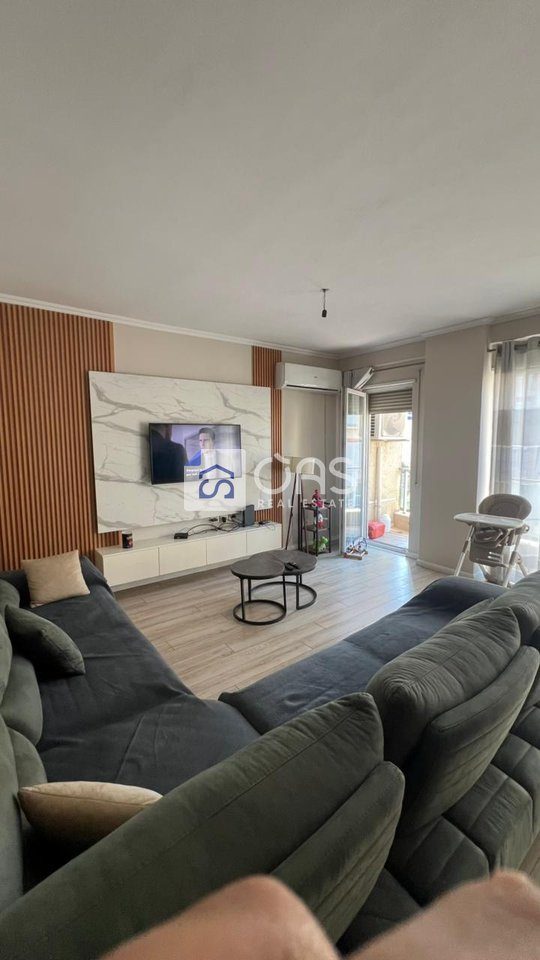 Shitet Apartament 3+1+Verande Ne Laprake cmimi 248,000euro