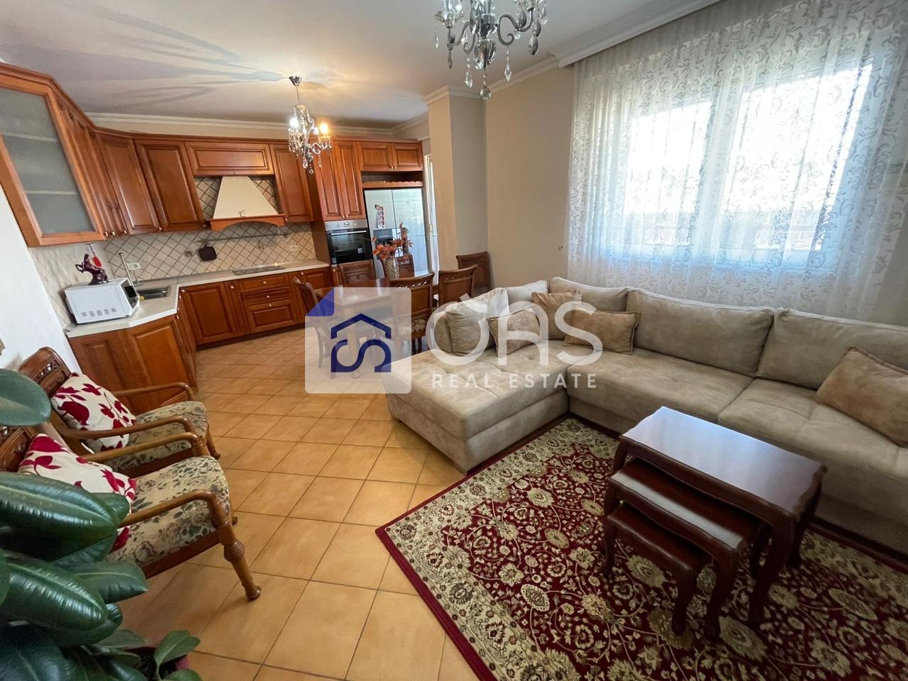 Jepet me qera apartament 2+1+2 Tek Stadiumi Air Albania. 2