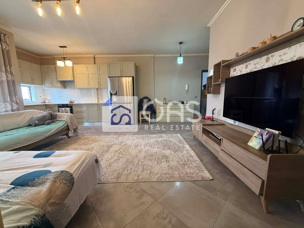 Shitet apartament 2+1 rruga dibres