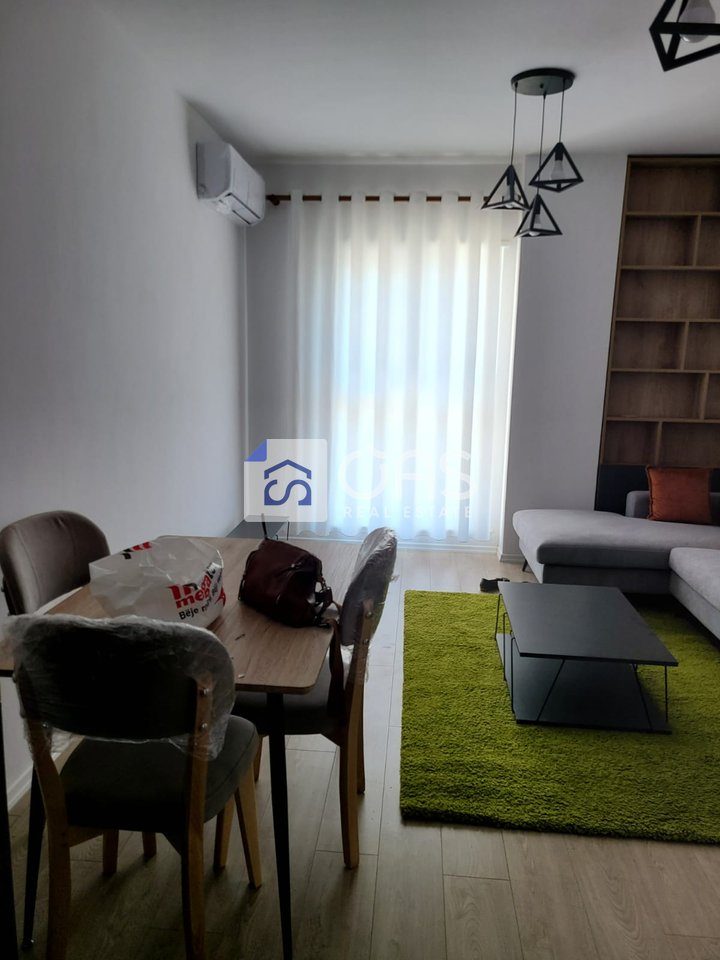 Jepet me qera apartament 1+1+Parkim tek Univers City. 3
