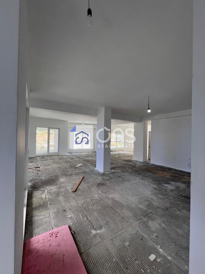 Ambient Komercial tek Rezidenca Kaimi, Tiranë - 3000€ | 216 m² 2
