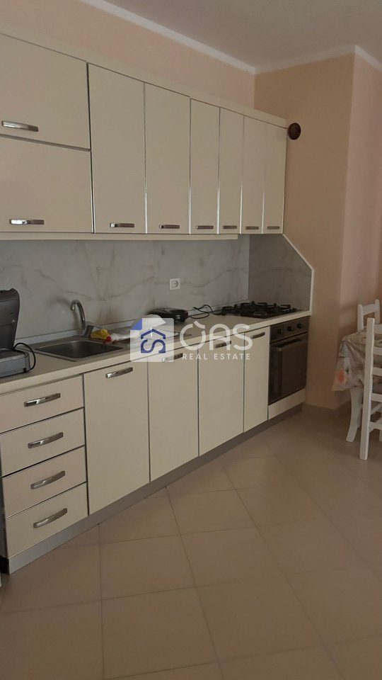 Shitet apartament 2+1 Ne Vlor 2