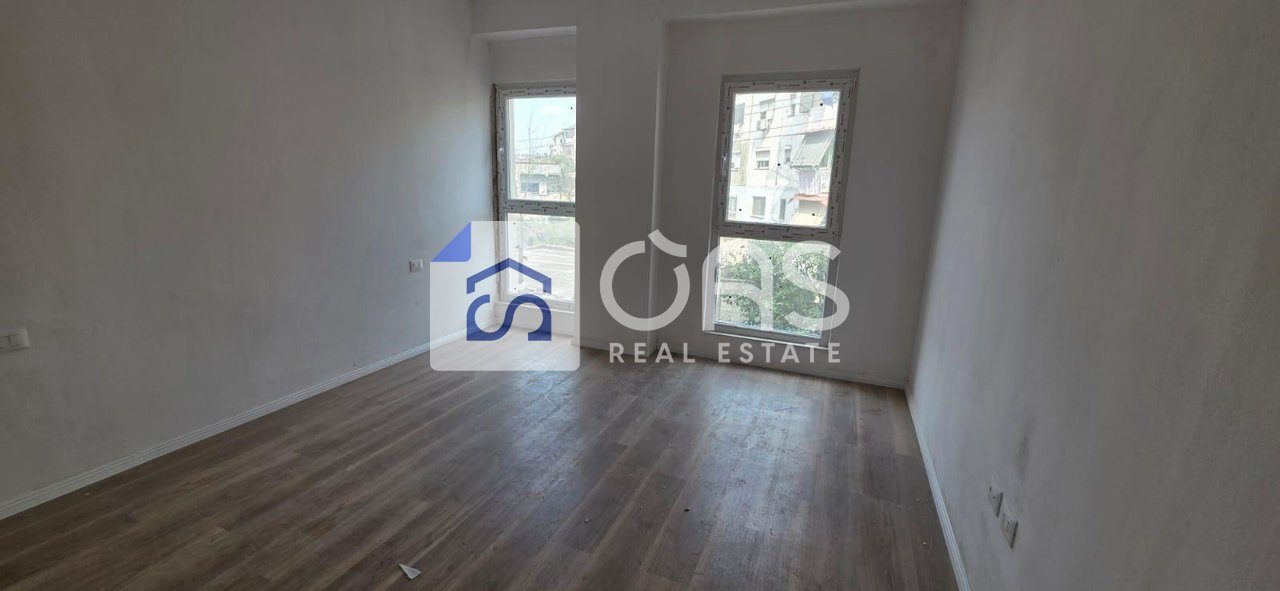 Shitet apartament 1+1 tek Dritan Hoxha