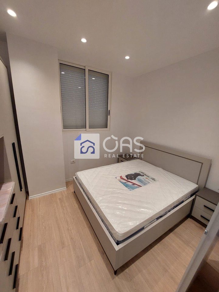 Jepet apartament me qera 1+1 Kodra e Diellit 2